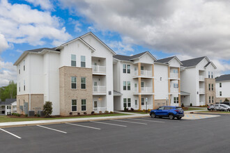 The Streams at Battery Park in Anderson, SC - Building Photo - Building Photo