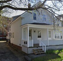 12 Gold St, Unit 1a in Waterville, ME - Building Photo