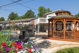 Edelweiss Apartments in Lakewood, CO - Foto de edificio - Building Photo