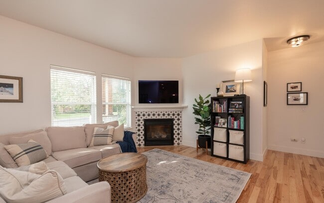 20670 White Dove Ln in Bend, OR - Building Photo - Building Photo