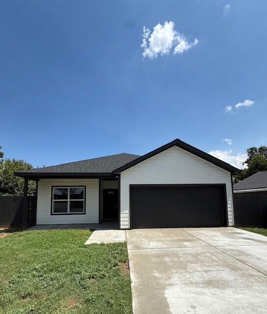 2917 Louis St in Fort Worth, TX - Building Photo