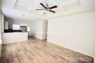 3713 Whitewing Ave-Unit -4 in Edinburg, TX - Building Photo - Building Photo