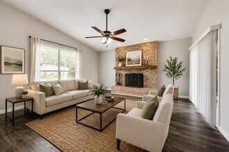 5305 Meadowside Dr in Garland, TX - Building Photo - Building Photo