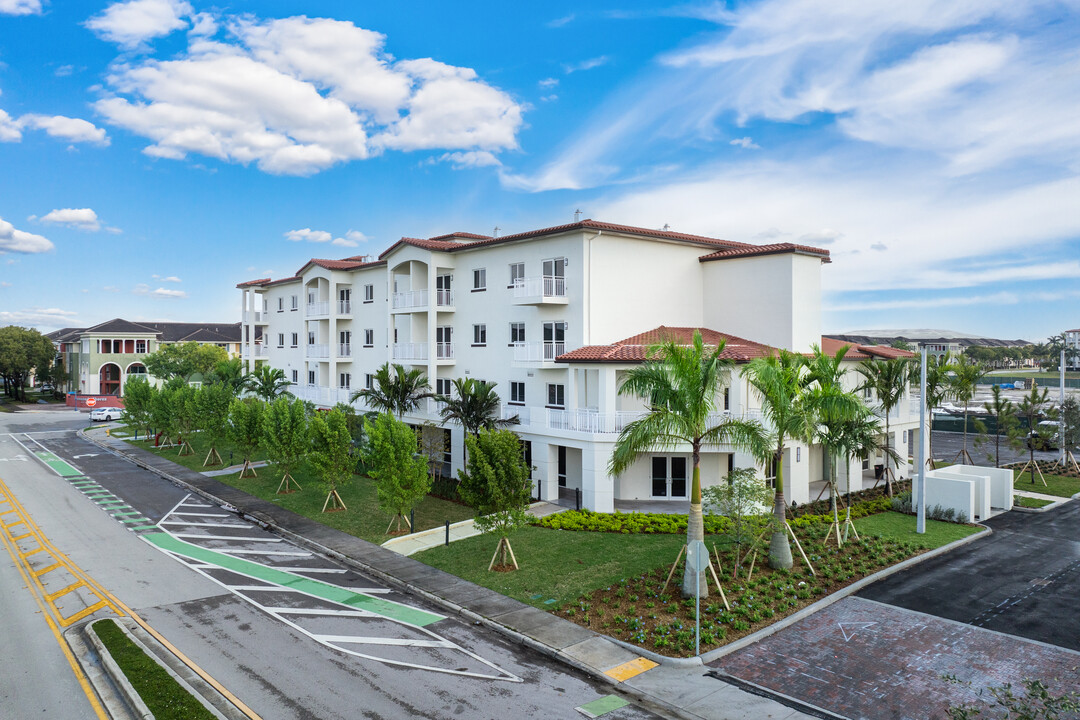 Grand at Doral in Doral, FL - Building Photo