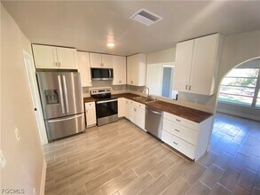 17890 Leetana Rd in North Fort Myers, FL - Building Photo - Building Photo