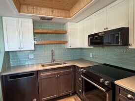 300 Base Ave E in Venice, FL - Building Photo
