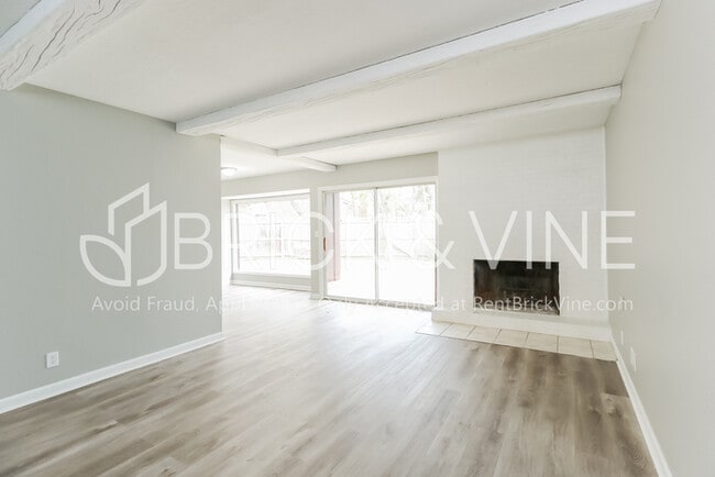 403 George L Cross Ct