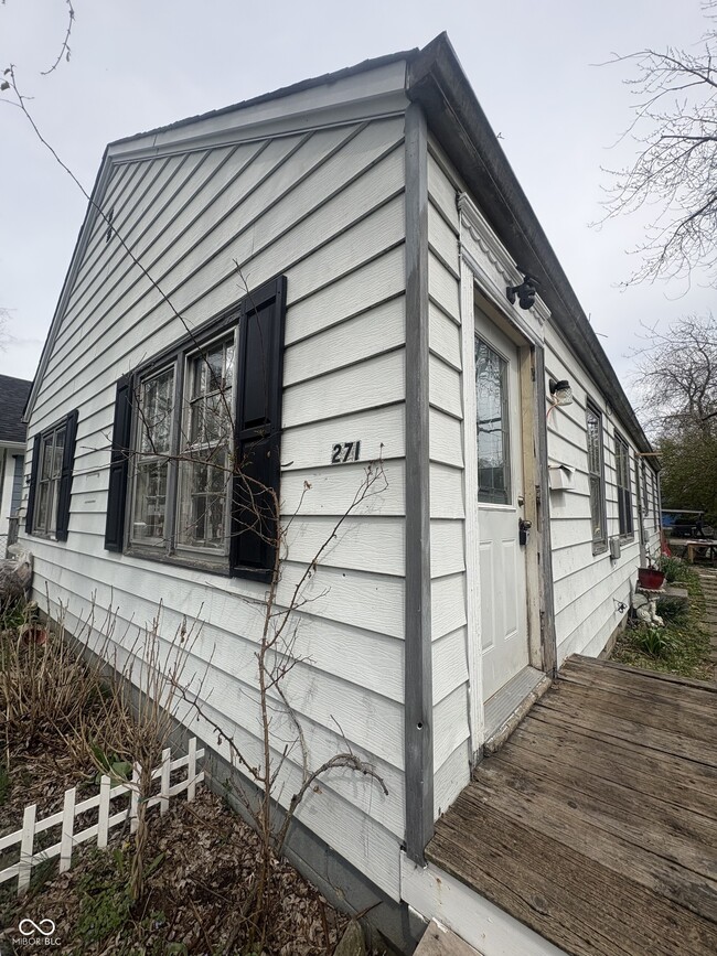 property at 269 S Dearborn St