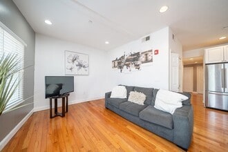 44 Bryant Ave in Jersey City, NJ - Building Photo - Building Photo