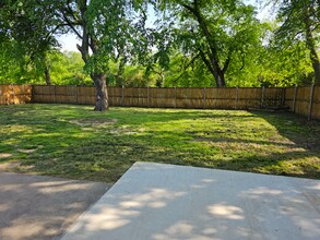 1716 Windsor Dr in Gainesville, TX - Foto de edificio - Building Photo