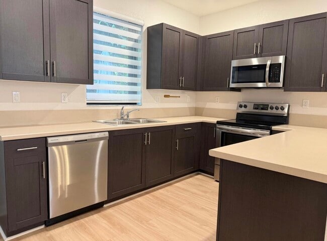 378 NE 47th Pl in Deerfield Beach, FL - Foto de edificio - Building Photo