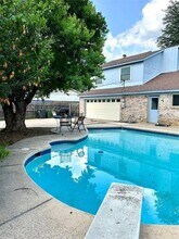 704 Matthews Ct in Arlington, TX - Building Photo - Building Photo