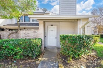 13483 Garden Grove in Houston, TX - Building Photo - Building Photo