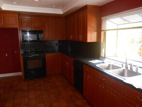 22431 Rippling Brook in Lake Forest, CA - Building Photo - Building Photo