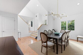 24 Liberty St in Westhampton Beach, NY - Building Photo - Building Photo