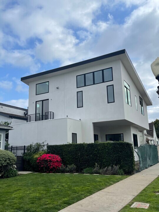 8655 Higuera St, Unit B in Culver City, CA - Foto de edificio