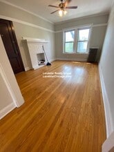 1604 W Olive Ave, Unit 2 in Chicago, IL - Foto de edificio - Building Photo