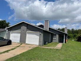 7004 Millrace Dr in Austin, TX - Building Photo