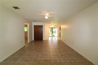 1819 Vamo Dr in Sarasota, FL - Building Photo - Building Photo