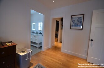 15 Elmira St, Unit 1 in Boston, MA - Foto de edificio - Building Photo