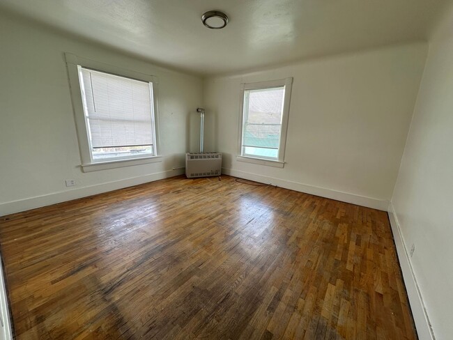 522 SE Byers Ave in Pendleton, OR - Foto de edificio - Building Photo