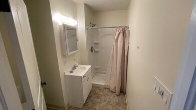 15719 Rayen St in North Hills, CA - Building Photo - Building Photo