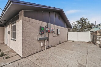 2624 Lake Victoria Dr in El Paso, TX - Building Photo - Building Photo