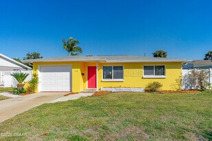 152 Longwood Dr in Ormond Beach, FL - Building Photo