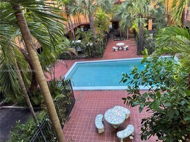 365 NE 125th St in North Miami, FL - Building Photo