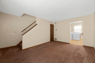 116 W Norwich Ave, Unit 2 in Columbus, OH - Building Photo - Building Photo