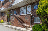 81 Narrows Rd N in Staten Island, NY - Building Photo - Building Photo