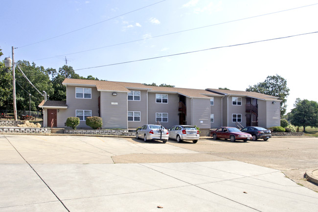 St. Clair Plaza Apartments in St. Clair, MO - Foto de edificio - Building Photo