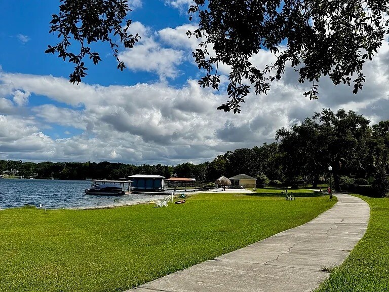 2236 Northland Rd in Mount Dora, FL - Building Photo