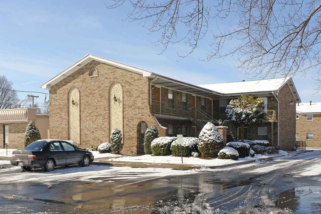 Park Row Apartments in Louisville, KY - Building Photo