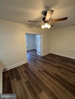 18 S Braddock St in Winchester, VA - Building Photo