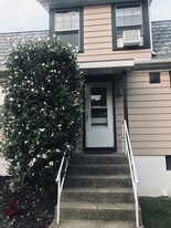 554 Moorestown Dr, Unit 1 Apartments