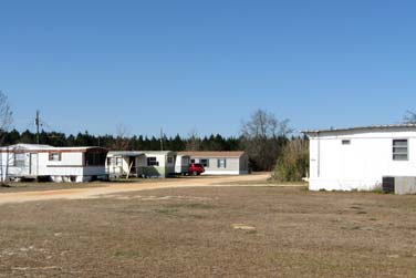 Quarry Village Mobile Home Park in Atmore, AL - Building Photo - Building Photo