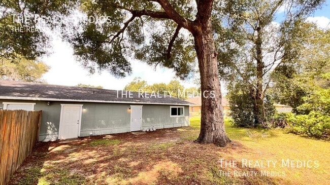 1430 Monroe St in DeLand, FL - Building Photo - Building Photo