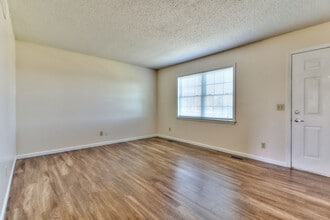 1003 S Smith Rd in Urbana, IL - Building Photo - Building Photo