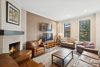 1302 N Cleveland Ave in Chicago, IL - Building Photo - Building Photo