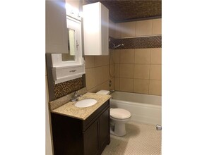 520 S 2nd St, Unit 4 bedroom in Mankato, MN - Building Photo - Building Photo