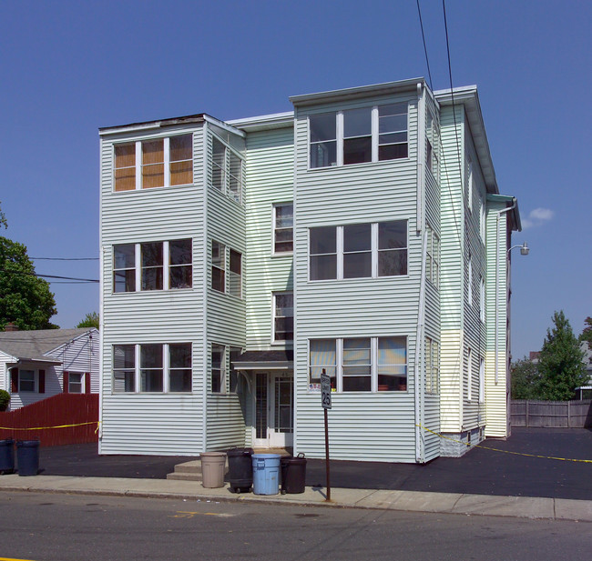 45 Dale St in Chicopee, MA - Building Photo - Building Photo