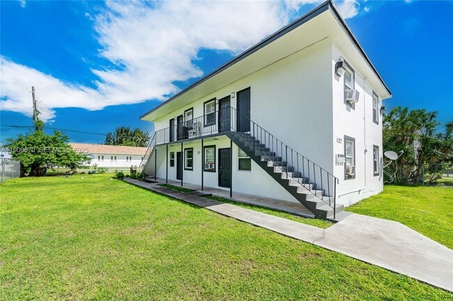 10015 SW 170th Terrace in Miami, FL - Building Photo - Building Photo