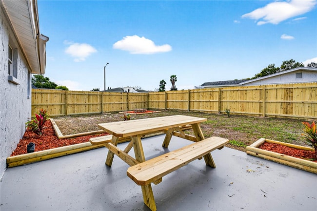7538 Gulf Highlands Dr in Port Richey, FL - Building Photo - Building Photo