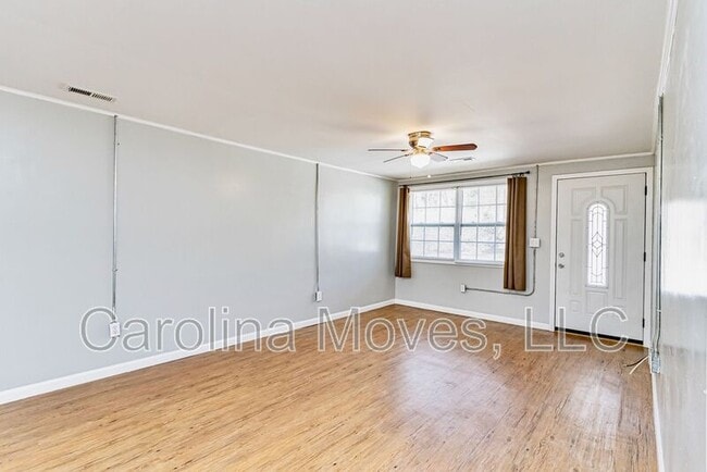 304 Churchill Cir in Greenville, SC - Building Photo - Building Photo