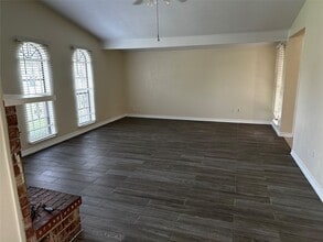 5915 Trailview Dr in Houston, TX - Building Photo - Building Photo