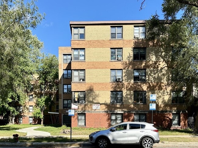 property at 1360 W Touhy Ave