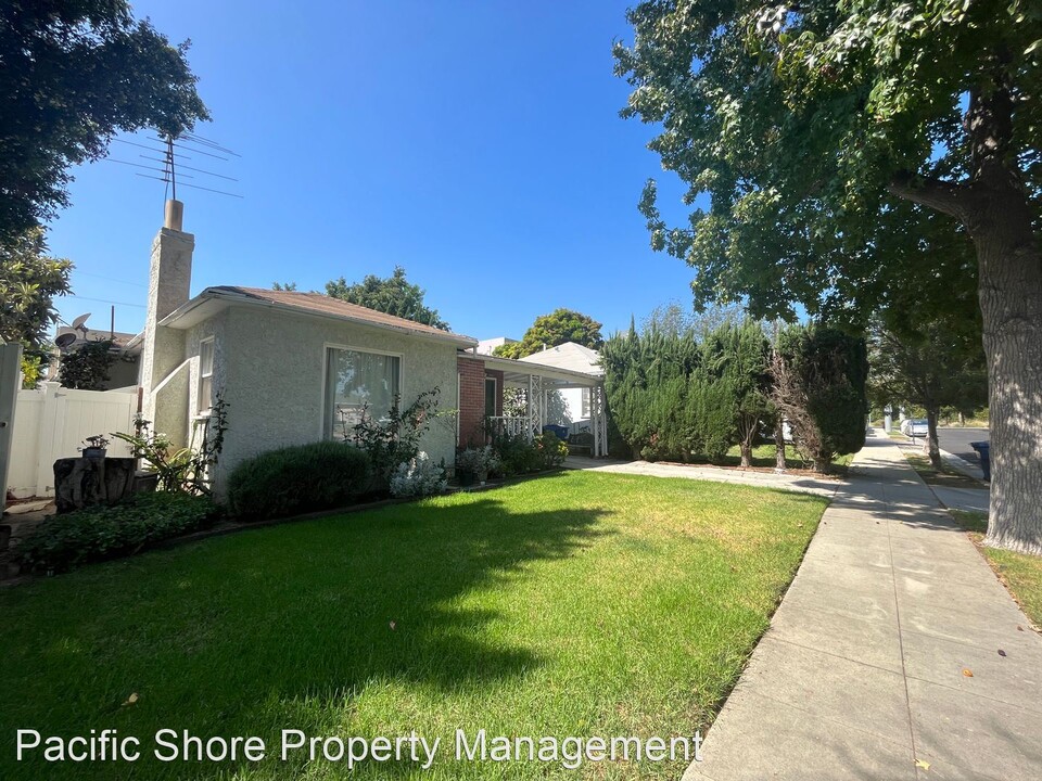 2523 S Bentley Ave in Los Angeles, CA - Building Photo