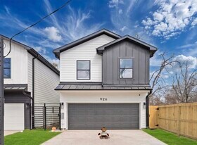 926 Granville Dr in Houston, TX - Building Photo