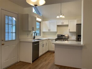 28 E Lance Leaf Rd in Spring, TX - Building Photo - Building Photo